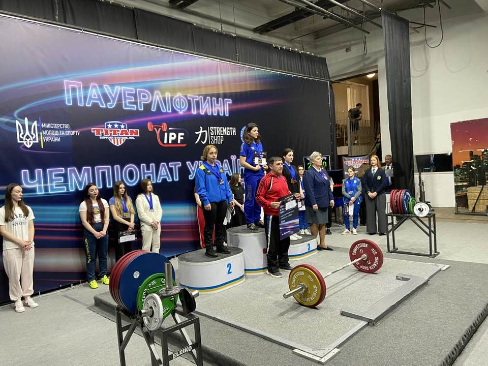 Чернівецькі спортсмени — призери чемпіонату України з пауерліфтингу 11 1