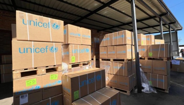 ЮНІСЕФ передав медичні набори 13 громадам Житомирщини