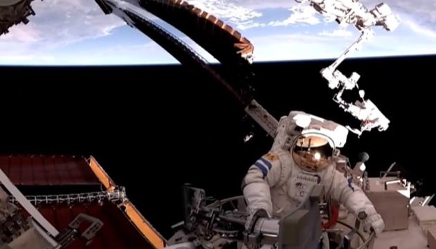 Китайські астронавти вийшли у відкритий космос і побили свій рекорд