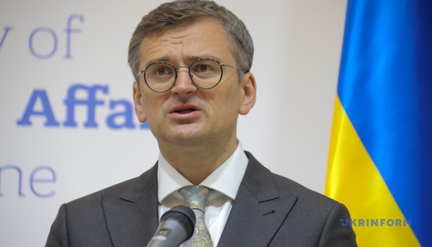 Кулеба нагадав партнерам, що кожна затримка з постачанням озброєнь призводить до втрат ЗСУ