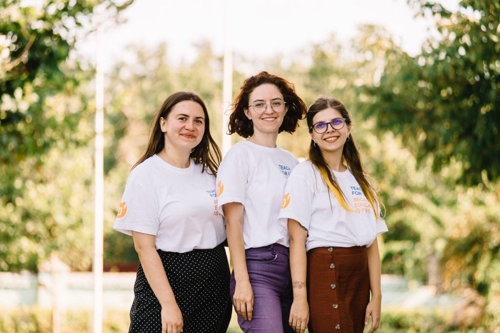 Молоді з Буковини пропонують змінити професію та поїхати вчителювати у містечка й села 11 1