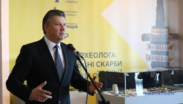 muzej istoriyi u chervni vidkriye vistavku 274 artefaktiv zatrimanih na kordoni estoniyi z rf 10172d2