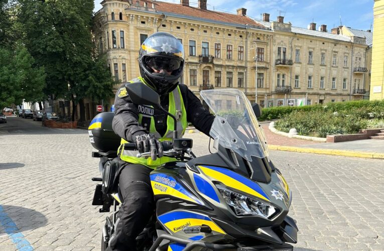 На дороги Чернівців повернувся мотопатруль