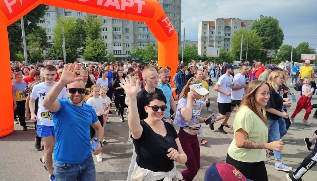 na hmelnichchini pid chas zabigu dlja sil specoperacij zibrali ponad ₴210 tisjach 31c61d5