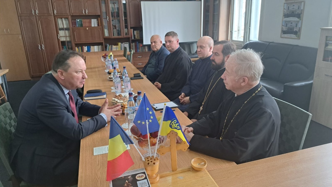 posol u rumuniyi igor vidvidav shkolu z povnim ciklom vikladannja ukrayinskoju movoju dd3d8e1