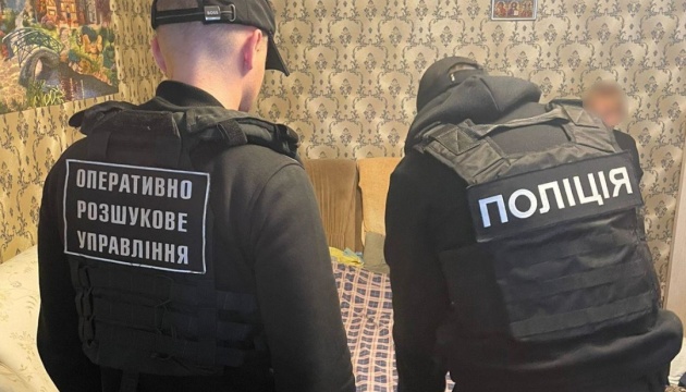 Правоохоронці викрили угруповання, яке переправляло ухилянтів за кордон