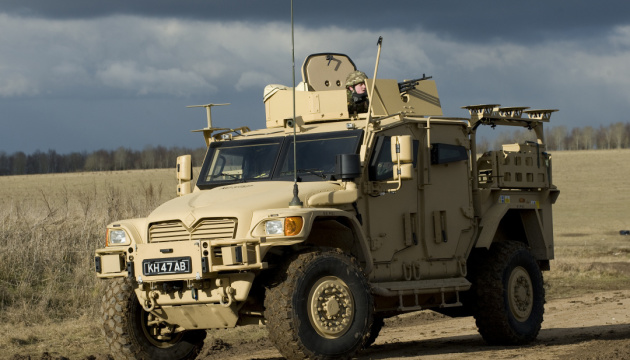 Ракети, бронемашини, набої: Британія надсилає Україні найбільший пакет військової допомоги