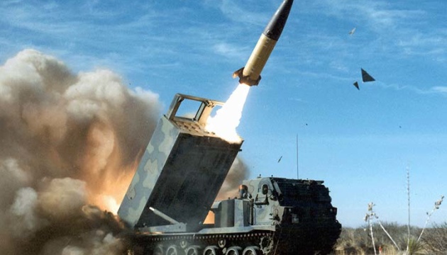 Республіканець Маккол показав Блінкену, як зброя США може знищувати бази РФ вздовж кордону України