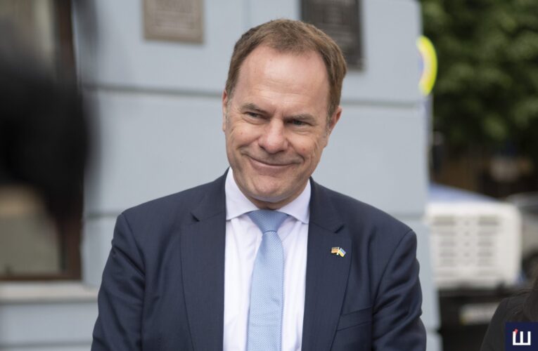 Співпраця з бізнесом та автомобілі швидкої допомоги: до Чернівців прибув міський голова міста-побратима Дюссельдорф