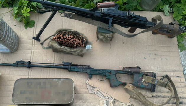 Торговців трофейною зброєю затримали на Донеччині та Харківщині