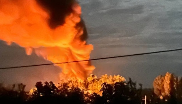 У Бєлгородській області повідомили про атаку безпілотників, горіла АЗС