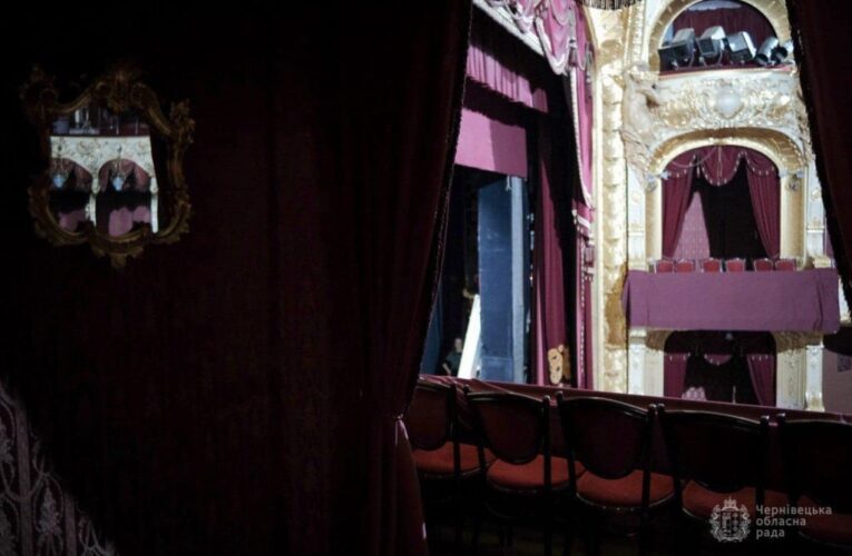 У драмтеатрі Чернівців цісарську ложу перетворять на Ветеранський театральний хаб
