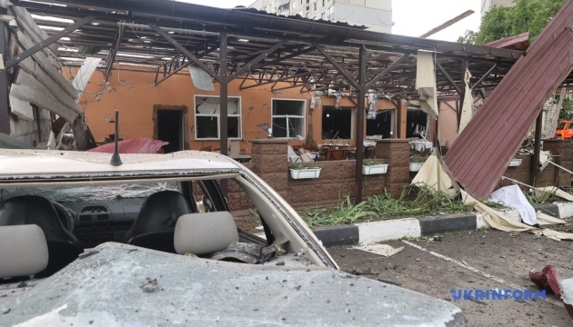 u harkovi vnaslidok udaru rf zrujnovane pidpriyemstvo poshkodzheni budinki ta kafe 9755291