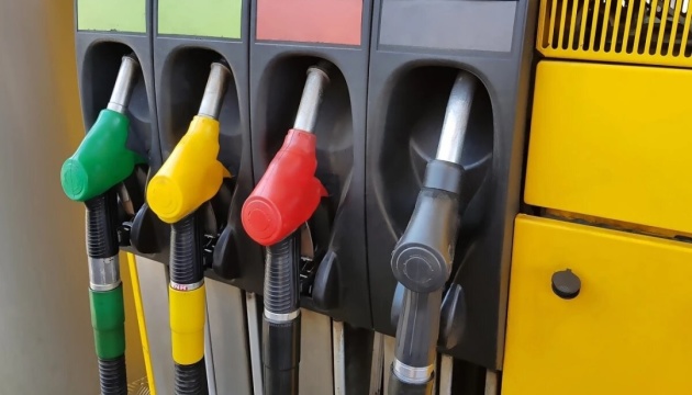 У Казахстані запровадять окремі ціни на бензин і дизель для іноземців