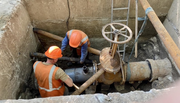 У Києві на кількох вулицях немає води через пошкодження магістралі