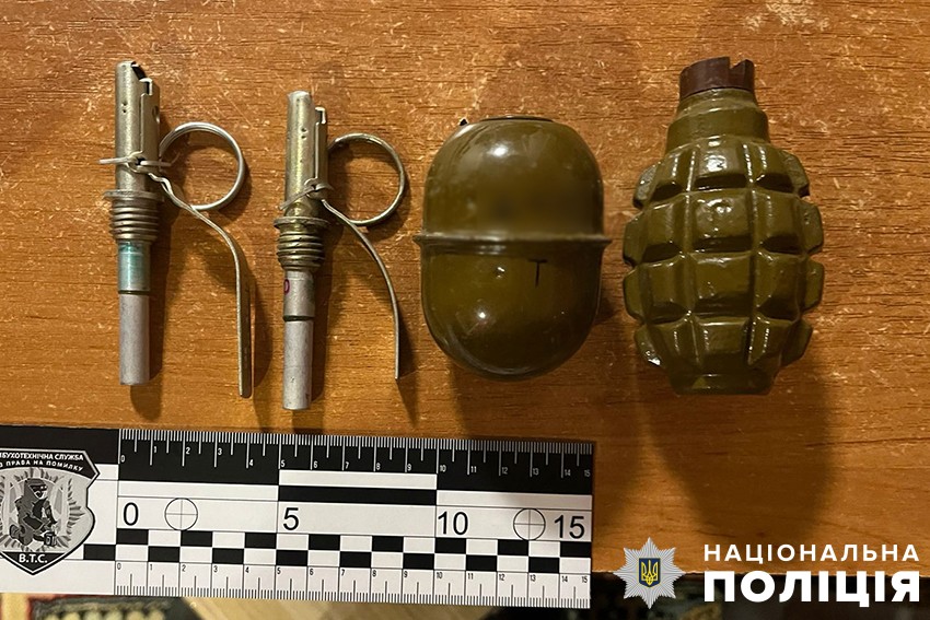 u kiyevi zatrimali ozbroyenogo narkodilera pid chas zbutu 10 kilogramiv kanabisu eb49fb1