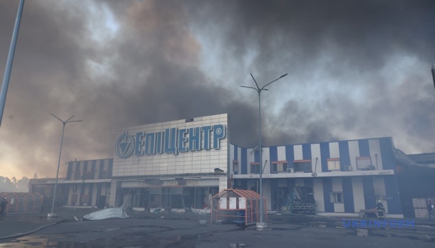 У лікарні помер чоловік, поранений внаслідок удару по «Епіцентру» в Харкові