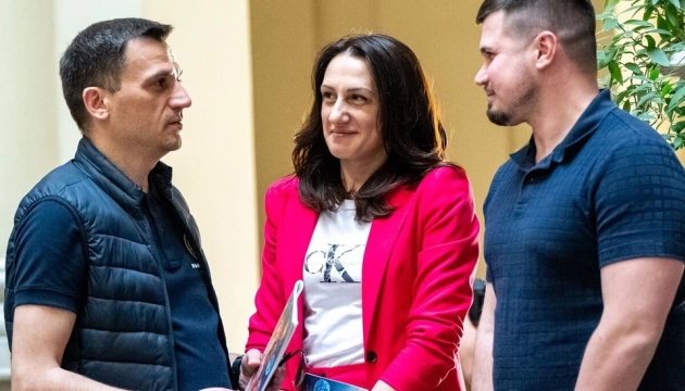 u lvovi vidkrili vistavku poloten na jakih regioni ukrayini predstavleni v zhinochih obrazah 3df36d4