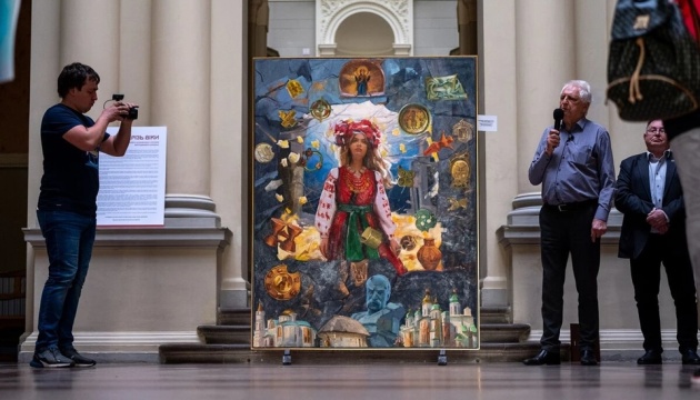 u lvovi vidkrili vistavku poloten na jakih regioni ukrayini predstavleni v zhinochih obrazah 69ae4ae
