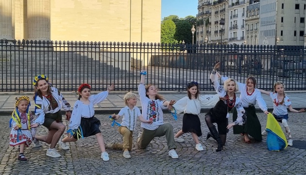 u parizhi hoda vishivanok vidbulasja spilno iz gruzinskoju diasporoju 6ca705c