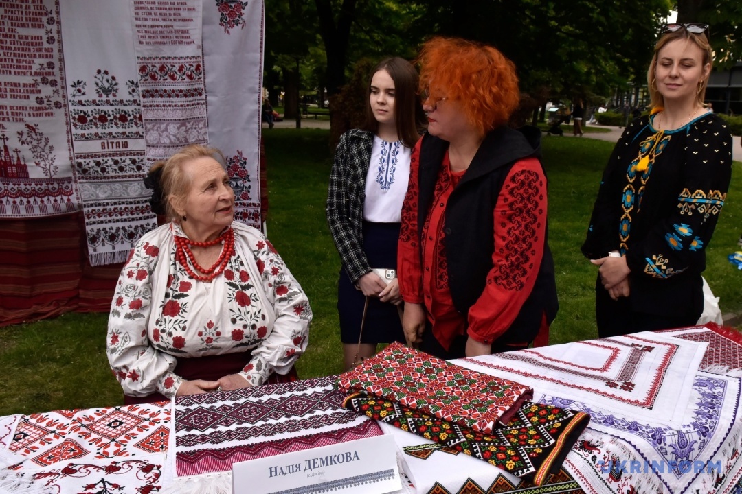 u vinnici vlashtuvali fleshmob iz vishivanogo osvidchennja v kohanni zsu 6cdaa45