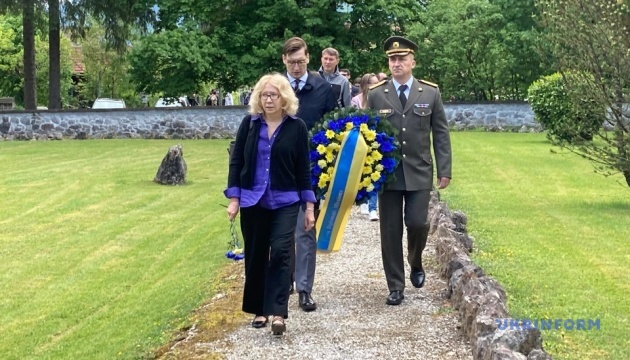 ukrayina vshanuvala pamjat zhertv konctaboru ebenzee v avstriyi 7110bd3