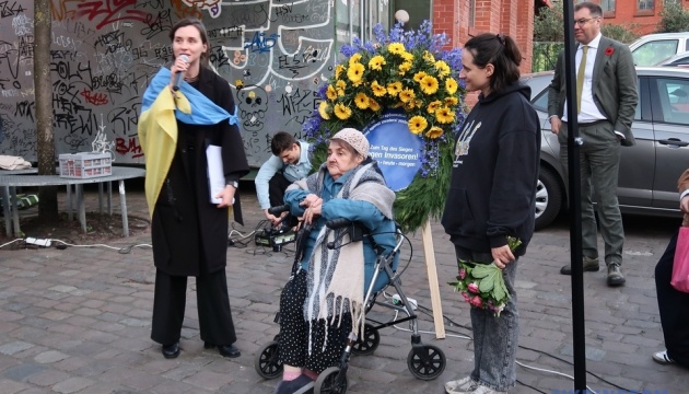 ukrayinci berlina vshanuvali pamjat spivvitchiznikiv zhertv drugoyi svitovoyi 31a2492