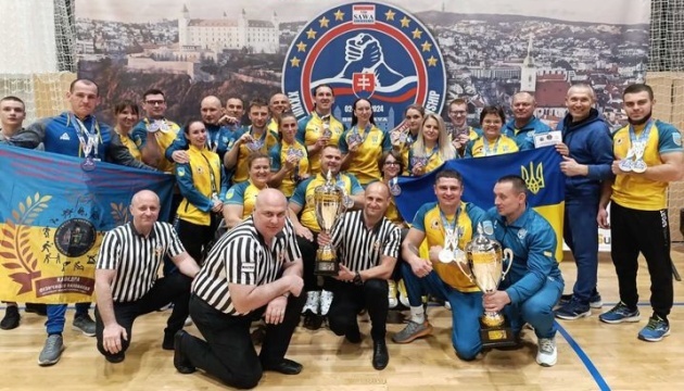 Українські паралімпійці здобули 62 медалі на Євро з армрестлінгу