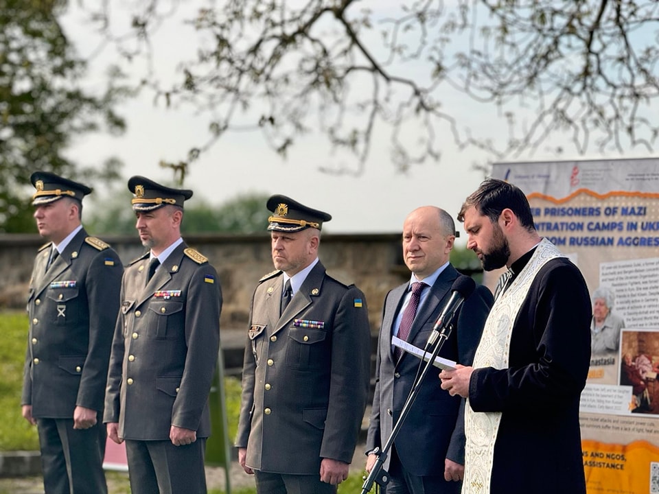 v avstriyi ukrayinski diplomati ta gromada vshanuvali pamjat zhertv taboru mautgauzen d4d0c33