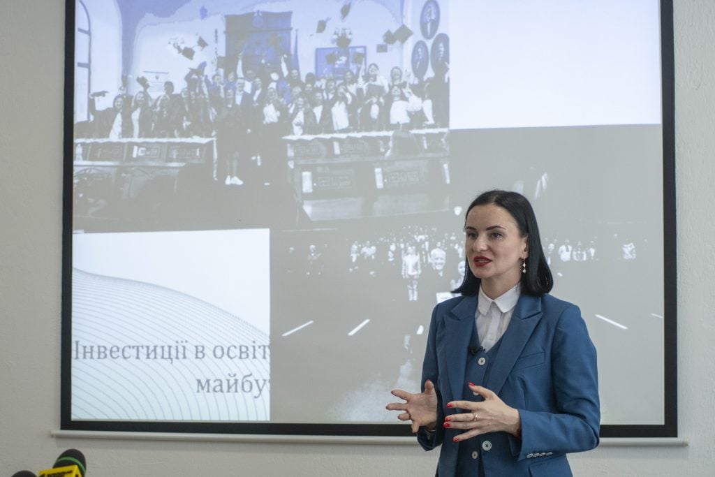 В Управлінні освіти розповіли, коли в Чернівцях учні завершать навчальний рік 11 1