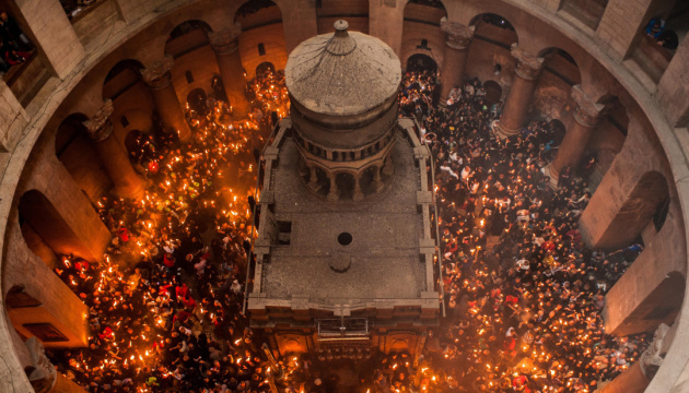 В Єрусалимі відбулося «сходження» Благодатного вогню