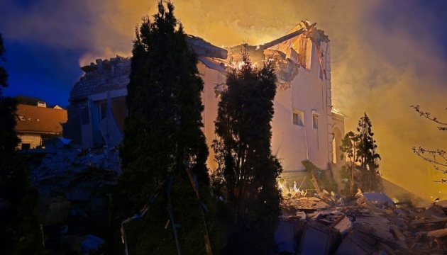 Вночі росіяни завдали удару по Харкову, двоє постраждалих