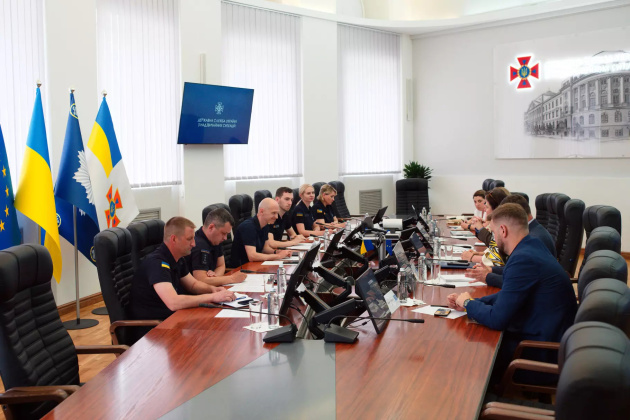 yevrosojuz peredav ukrayini tri suchasni sistemi dlja rozminuvannja mv 10 8369dcf