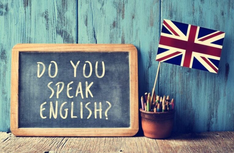 Англійську зробили мовою міжнародного спілкування в Україні. Що це змінить