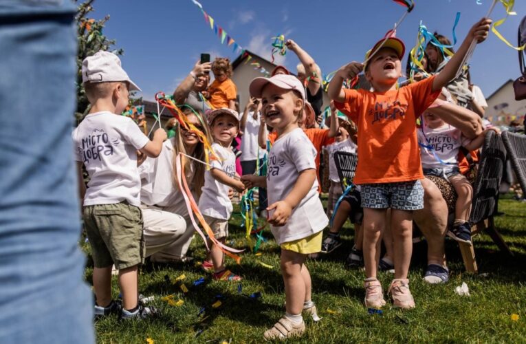 Аніматори та зіркові гості: у «Місті добра» в Чернівцях святкували день захисту дітей