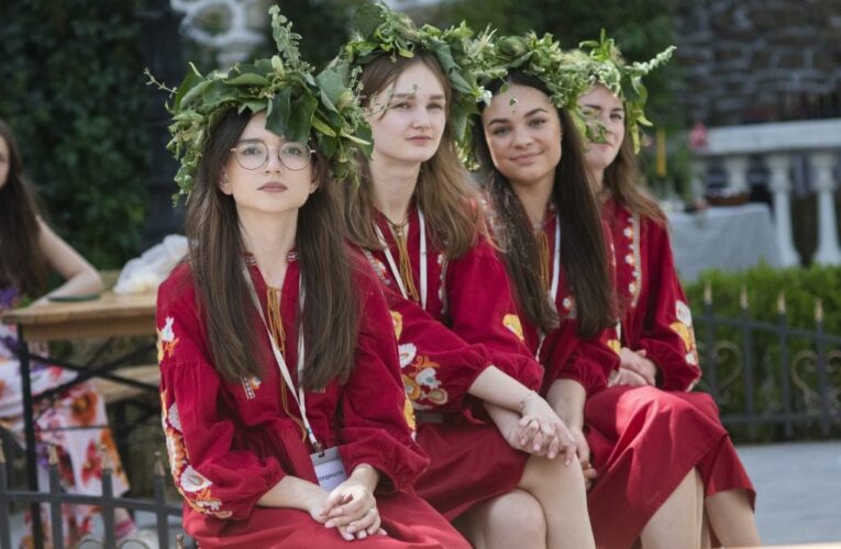 «Це свято ідентифікує нас як націю»: На Буковині відбувся захід Купала FEST