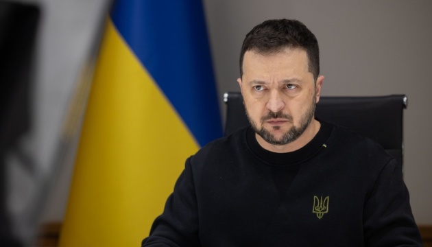 КМІС: Зеленському довіряють 59% українців, не довіряють - 36%