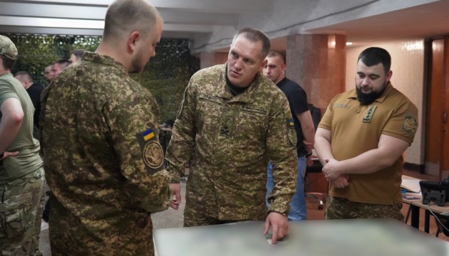 Командувач Нацгвардії відвідав бійців на Лиманському і Харківському напрямках