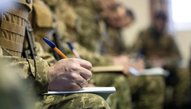 Конфлікт із перехожим у Львові прокоментували в ТЦК: Військові не били людину