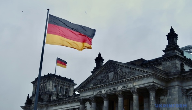 Німеччина спонукатиме українців шукати роботу, однак не видворятиме безробітних