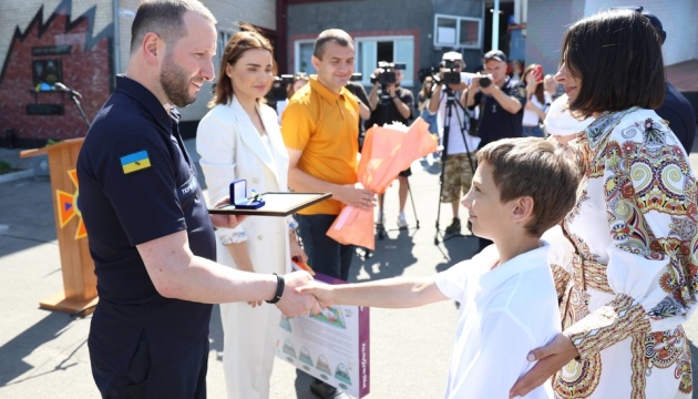 rjatuvalniki hmelnichchini otrimali vidznaki kvartiri ta specmashini f58f6ae