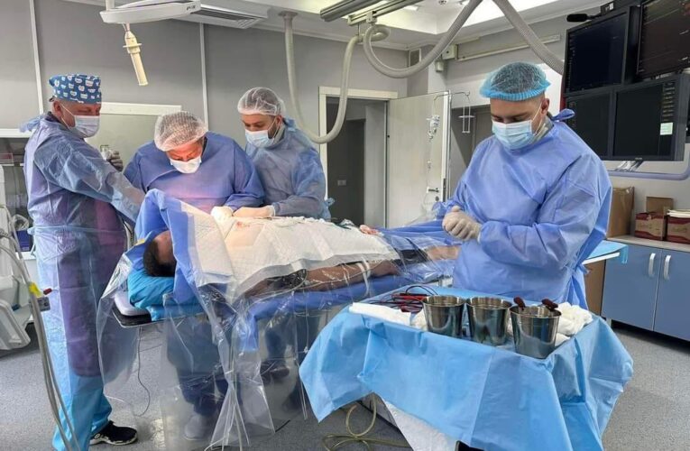 У Чернівецькому кардіологічному центрі пацієнту вживили мінікомп’ютер-реаніматор