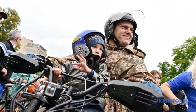 u lvovi pid chas veloprobigu zibrali miljon griven na pidtrimku onkohvorih ditej 742e22a