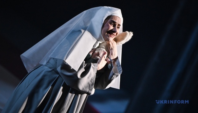 u lvovi pokazhut operu pulenka dialogi karmelitok 0cd5bd2