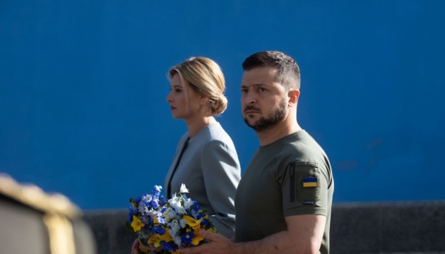 У Парижі відбулася церемонія офіційної зустрічі Президента України