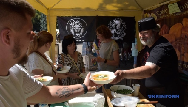 У Вінниці розпочався V Фестиваль польової кухні пам’яті Тараса Сича