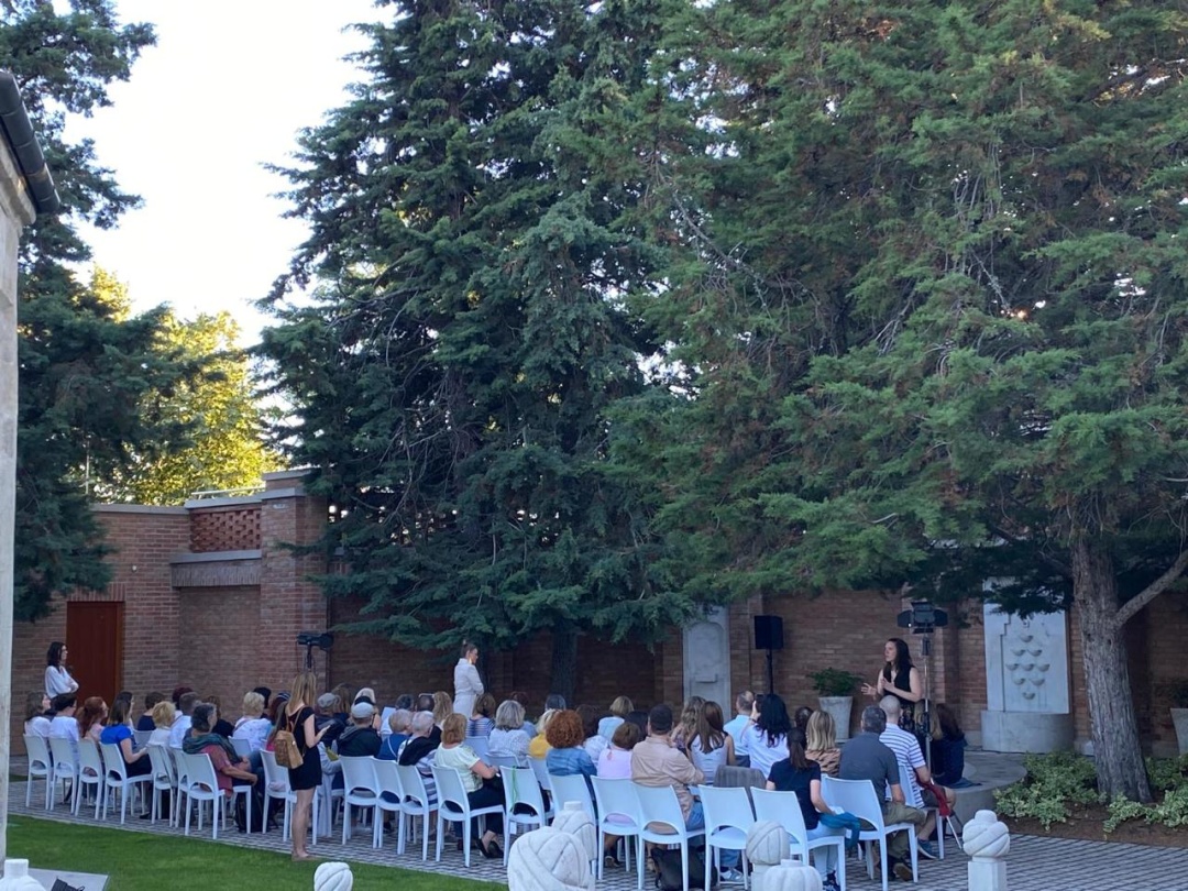 ukrayinu predstavili na nochi literaturi u budapeshti 89ec1c7