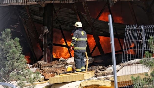 В Одесі після ракетного удару РФ ліквідували масштабну пожежу 