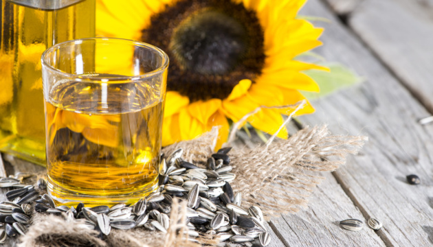 В Україні та світі дорожчає соняшникова олія через обмежену пропозицію