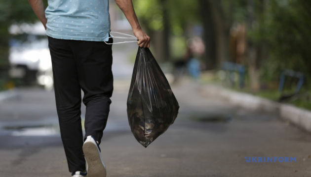 Загарбники погрожують не вивозити сміття людям з ТОТ, у яких немає російського паспорта 